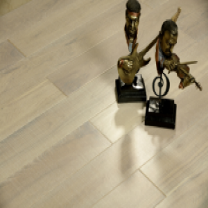 素颜，一直在找寻不同：轻奢简约的内涵定位