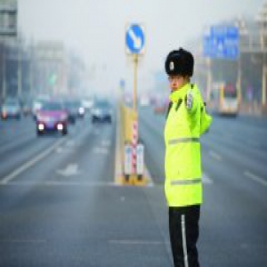 北京启动重污染红色预警 查处3.1万起违法行为