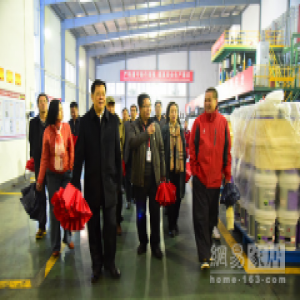 岳阳市屈原管理区党委书记邱虹一行参观岳阳东方雨虹