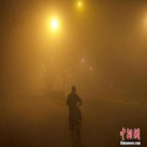 北京今明仍维持5级重度污染 中小学停课不停学