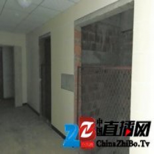 楼盘推迟1年半不交房 开发商：没钱装电梯