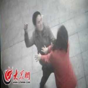 网曝城管队长拳打女店主还要砸店 扬言要把店铲平