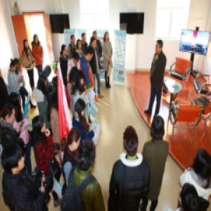 “双创”成果迎客来 网媒记者行摄醉美贺州学院