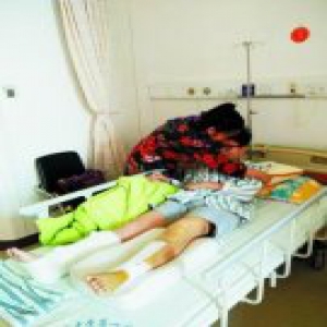送餐员撞伤大学生赔不起 “饿了么”躲猫猫(图)
