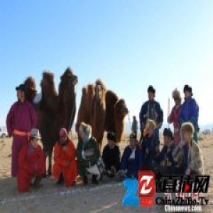 中蒙举办驼球比赛 两国百余名选手同场竞技