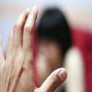 男子发现儿子并非亲生 妻子哭诉揭开6年前轮奸案