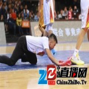 “擦地哥”公开信感动篮协 将赴CBA全明星赛当义工