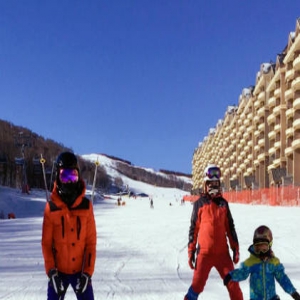 冻土豆和冰茉莉！姚晨带俩两个月大女儿滑雪(图)