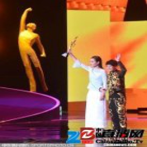 中国跳水队连夺CCTV体坛风云人物两奖：终于不坐冷板凳