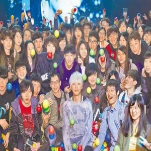 终于要婚了？45岁信放话称要在5月演唱会上求婚