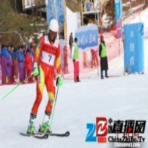 贵州首届滑雪节开幕 六盘水造“南国冰雪城”