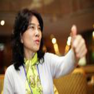 董明珠发格力手机了 员工朋友圈里晒图人手一台