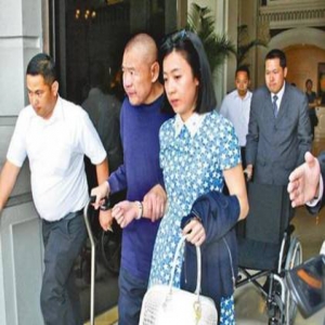 刘銮雄连续两天入院复诊 第二次逗留6小时之久