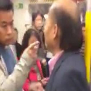 他是TVB“绿叶王”，坐地铁怒斥偷拍狂(图)
