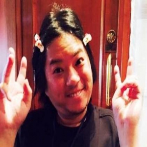 高晓松的半裸自拍照被印上抱枕 真的会有人买？