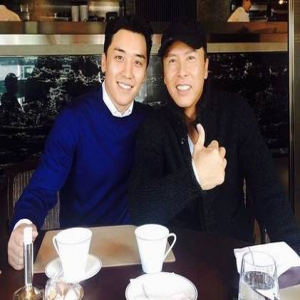 这人脉厉害了！Bigbang胜利晒与甄子丹合照