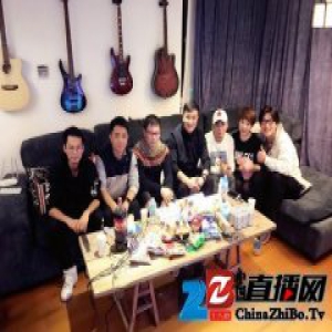 曼联客场逼平斯托克城队 途家广告闪耀英超