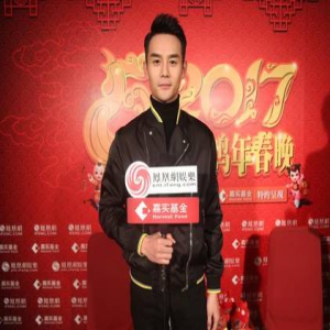 [专访]王凯谈与胡歌重逢：刚见面就亲热地拥抱了