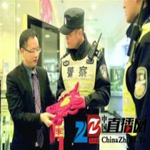 上海商铺业主不放爆竹收到礼 居民上交库存鞭炮