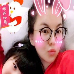 母女俩都瘦了！李湘王诗龄红衣拜年超喜气