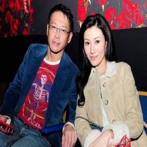 李嘉欣许晋亨牵手好甜蜜 陪公公婆婆吃饭