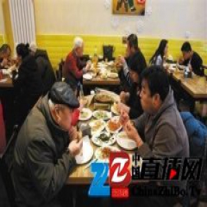 “立春”节气争“咬春” 京城春饼店生意火爆