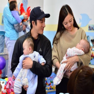 暖心！王力宏夫妇除夕陪伴孤儿共度春节