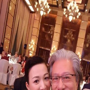 8亿阔太陈少霞街边扫货 逛完只花500块超持家