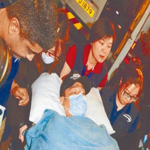 刘德华申请出院 只因不忍妻子奔波