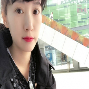 李念暴瘦颧骨突出 惊呆网友：完全变了一个人