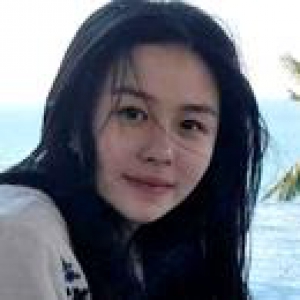 高颜值加逆天长腿 邱淑贞15岁女儿美过妈