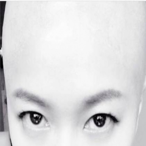 徐静蕾光头新造型 导演新片《绑架者》