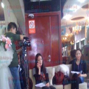 迪丽热巴与娜扎早就相识？2人出道前青涩照曝光