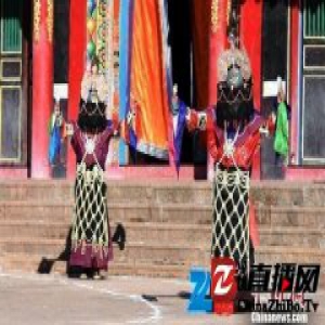 四川阿坝县郎依寺举行“莫郎节”活动