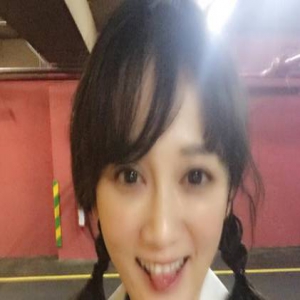 陈乔恩扎双马尾吐舌 快38岁仍满满少女感