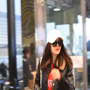 杨幂想女儿 赶回香港陪小糯米开学