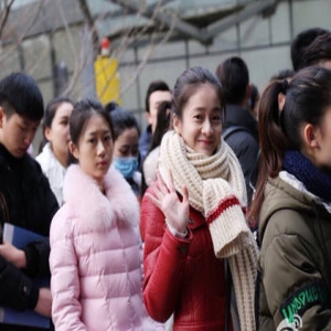 拍戏学习两不误 中戏状元张雪迎分享艺考经验