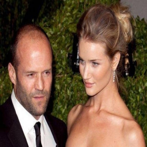 杰森·斯坦森将当爸！女友晒孕肚：相当期待