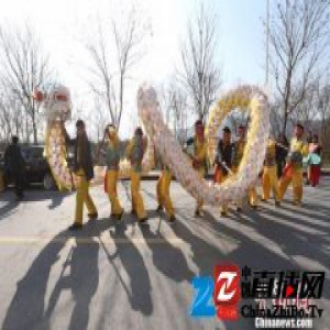 浙江安吉“踩街”闹元宵 谱移民文化协奏曲