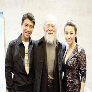 “最帅大爷”王德顺：拍戏8小时站8小时 从来没坐过