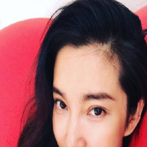 李冰冰来晒情人节礼物啦！只是这脸…