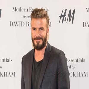 贝克汉姆自曝爱玩乐高拼出伦敦塔桥 结果…