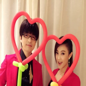 天仙配！玖月奇迹情侣装出镜比心