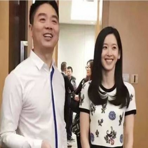 凤姐叫板奶茶妹妹：20元买同款连衣裙