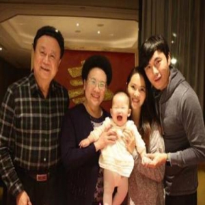 伊能静女儿是女版秦昊？网友却说更像“她”