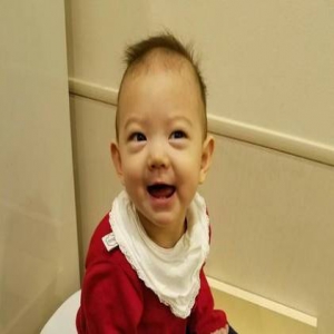 张梓琳与女儿比美 网友：女孩长大不得了