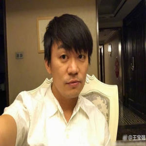 王宝强出院晒自拍直言养胖了(图)