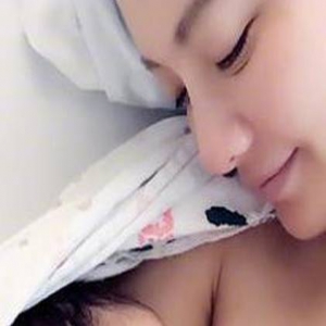 “槿汐姑姑”孙茜产后72小时晒照 宝宝正脸首曝光