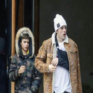 贝克汉姆全家度假 布鲁克林滑雪耍帅跌断锁骨