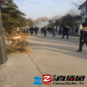 河南油画院遭百人打砸 院名涂“道士下山”(图)